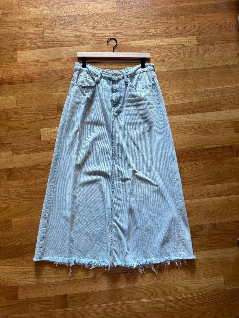 H&M Feather Soft Denim Skirt - Picture 3 of 10
